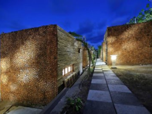 night in Kabeh Jati Garden Villa & Restaurant