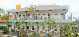 Cozy Two-Story Accommodation with a Tropical Vibe Cemara’s Beach Homestay