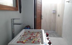 wastafel room pimanata villa
