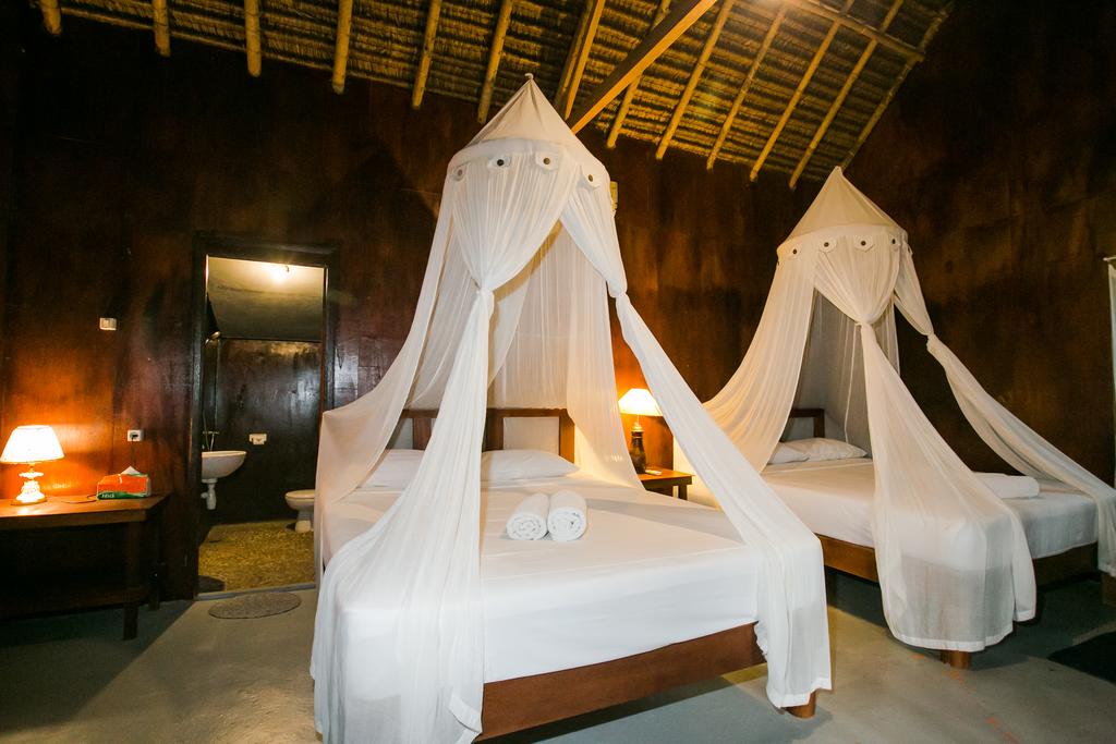 Full Moon Bungalows@daytripnusapenida.com